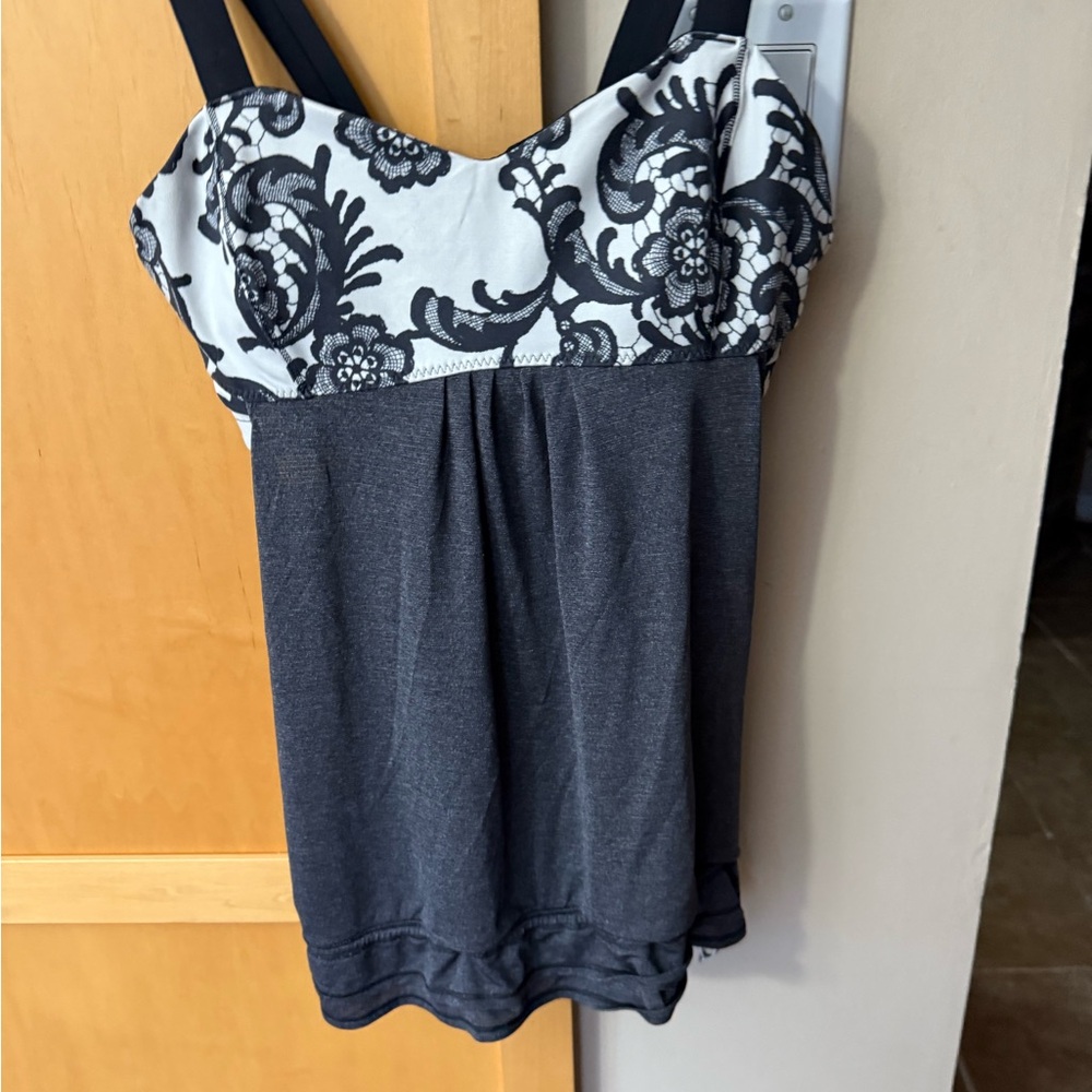 Lululemon Athletica Black and Gray and white tank